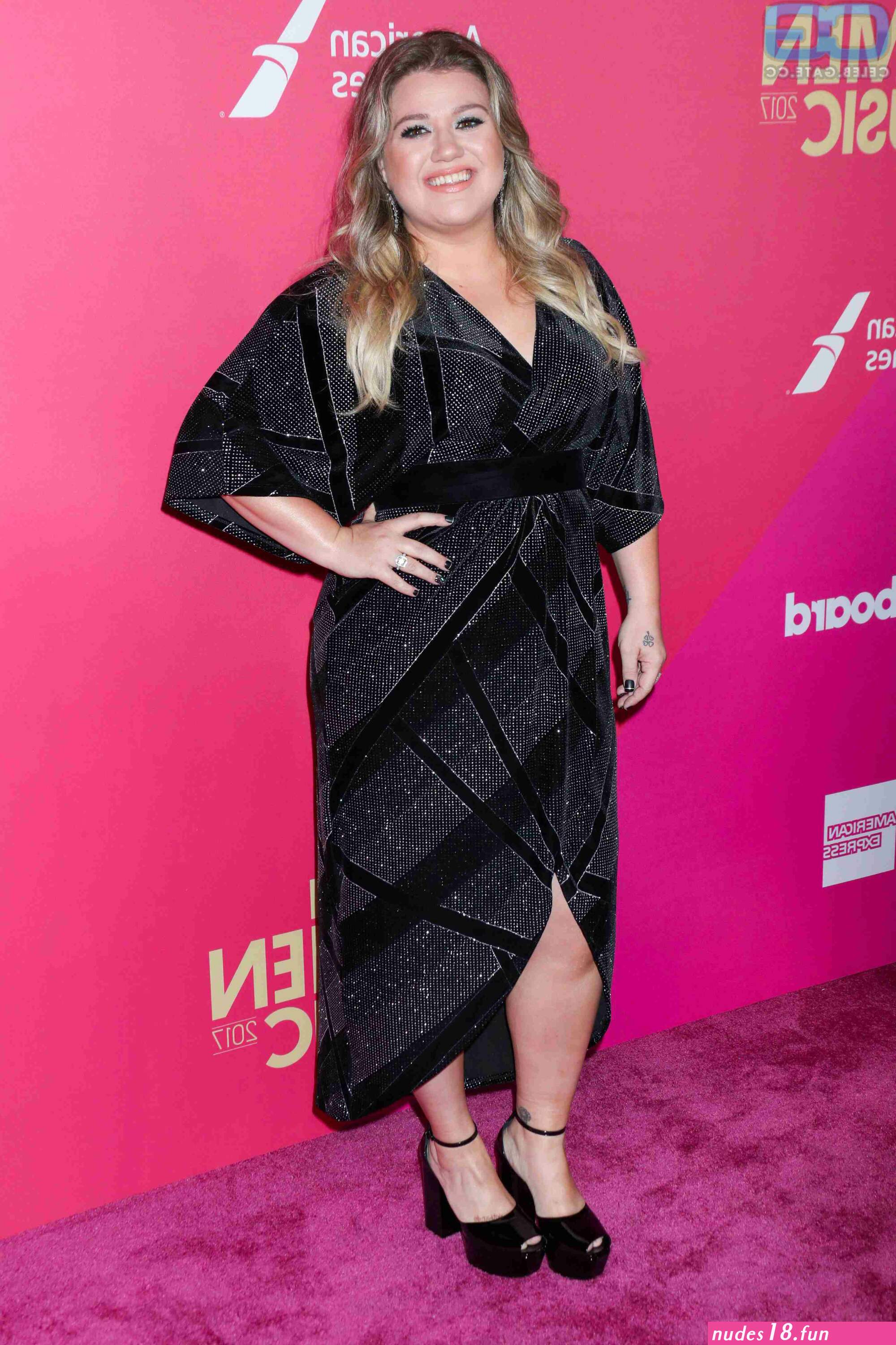 https://wanderlust.care/kelly-clarkson/gallery.html