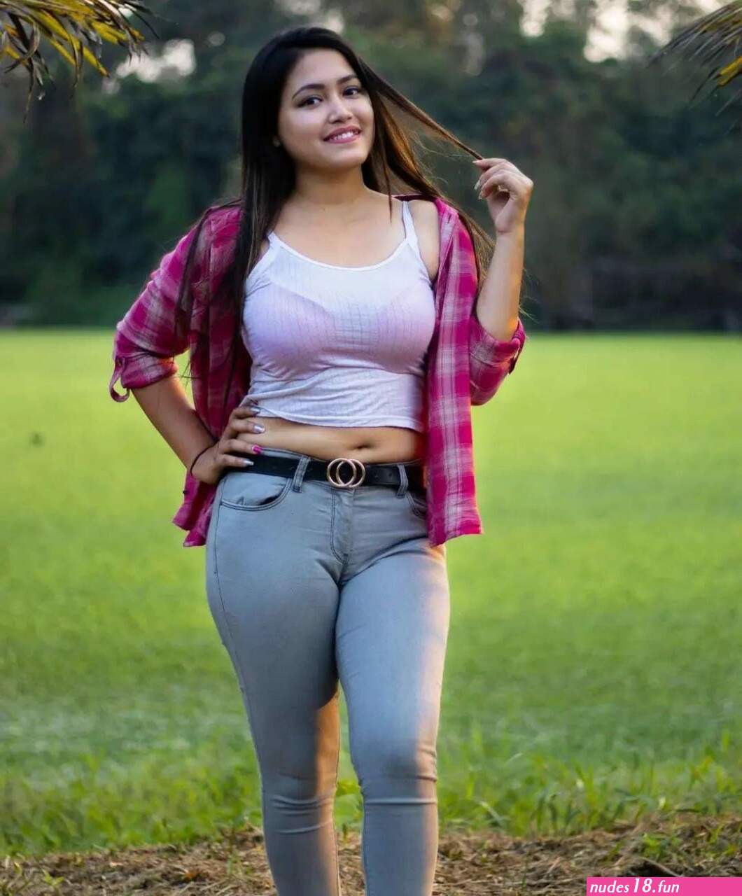 karachi sexy nude girls pics download 2022