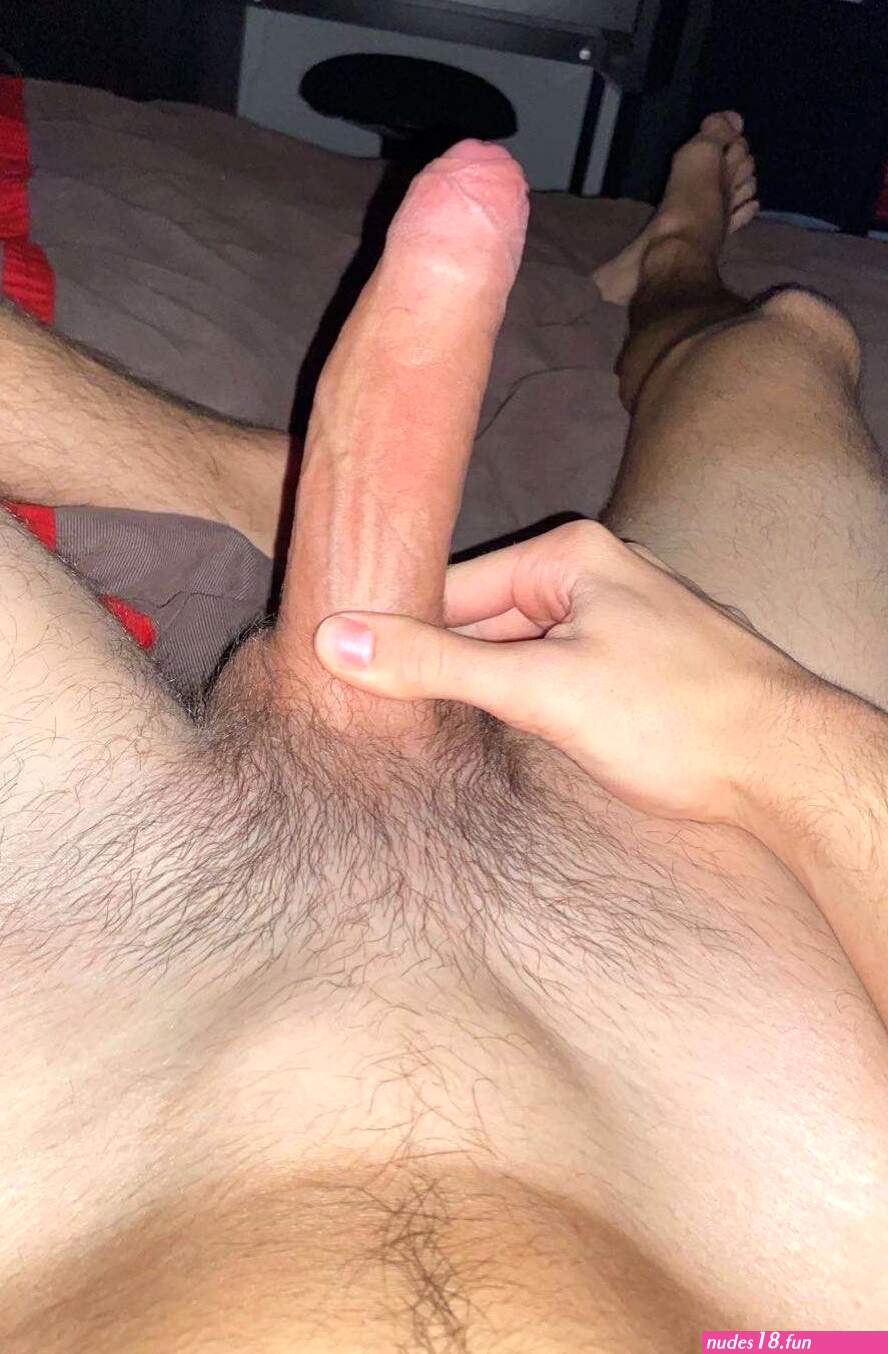 Horny nude guy in bed