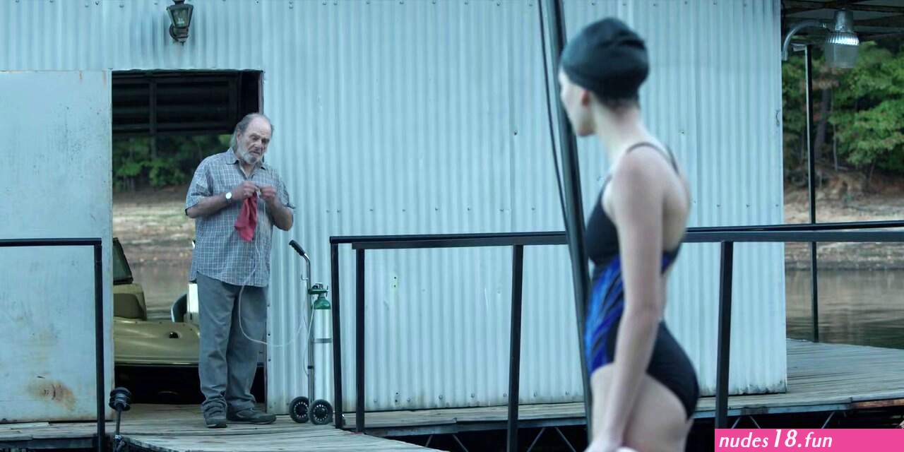 Naked Sofia Hublitz in Ozark ANCENSORED