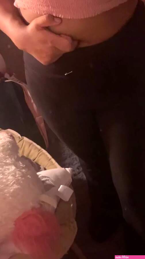 Deep belly button fingering in yoga pants