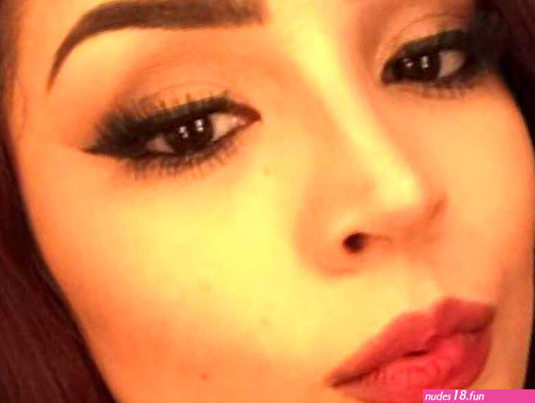 Lust Thrust Thursdays: Talking Weed Sex with Daisy Dabs