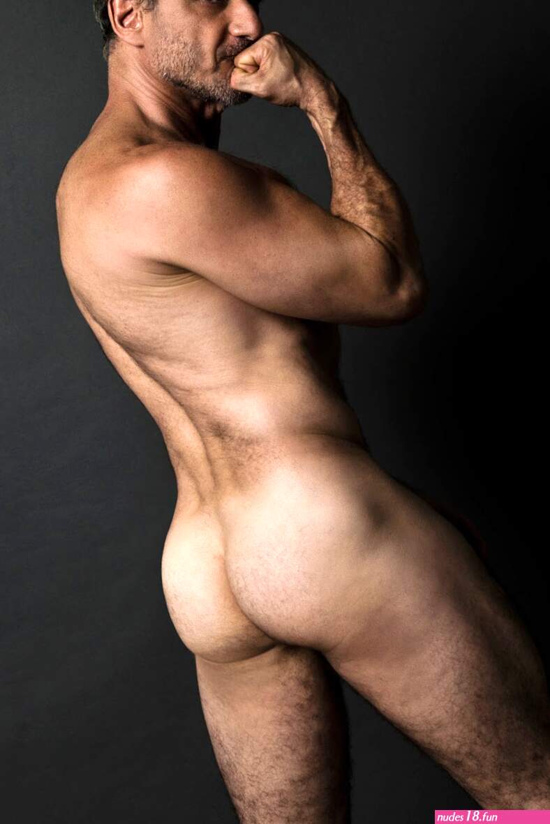 Perfect Males Bodies : David Pevsner by David Wagner