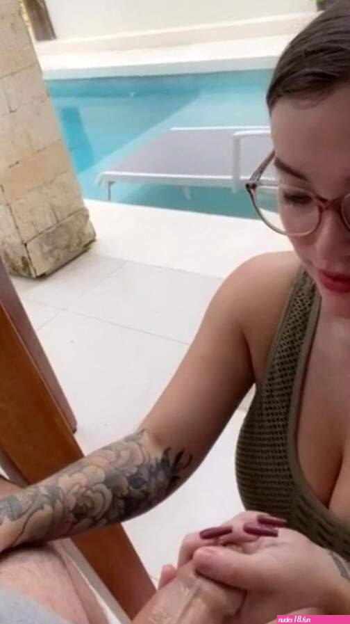 Miley Kinky blowjob