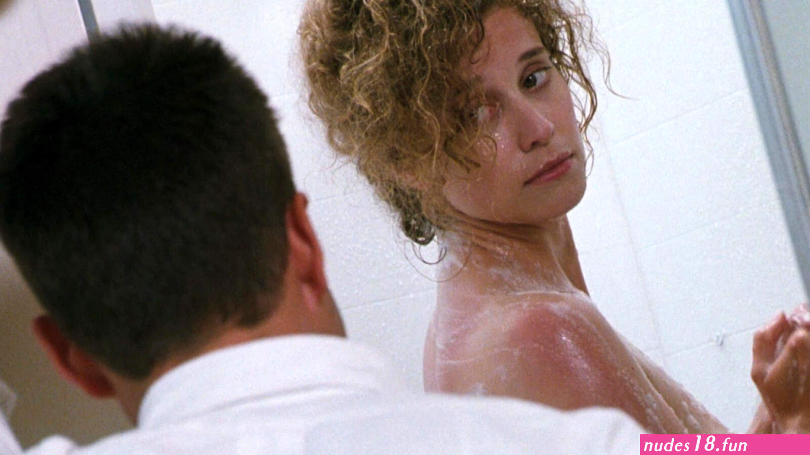 Nancy Travis Annabella Sciorra