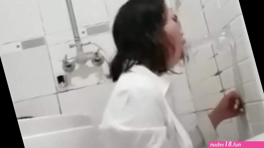 Kaleencrab Does Anal Play and Sloppy Throatfuck