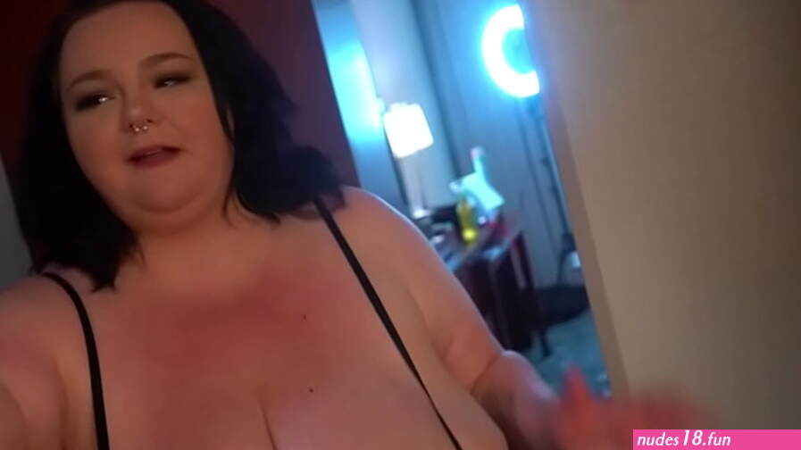 BBW Peyton Thomas gets destroyed by her hair dresser