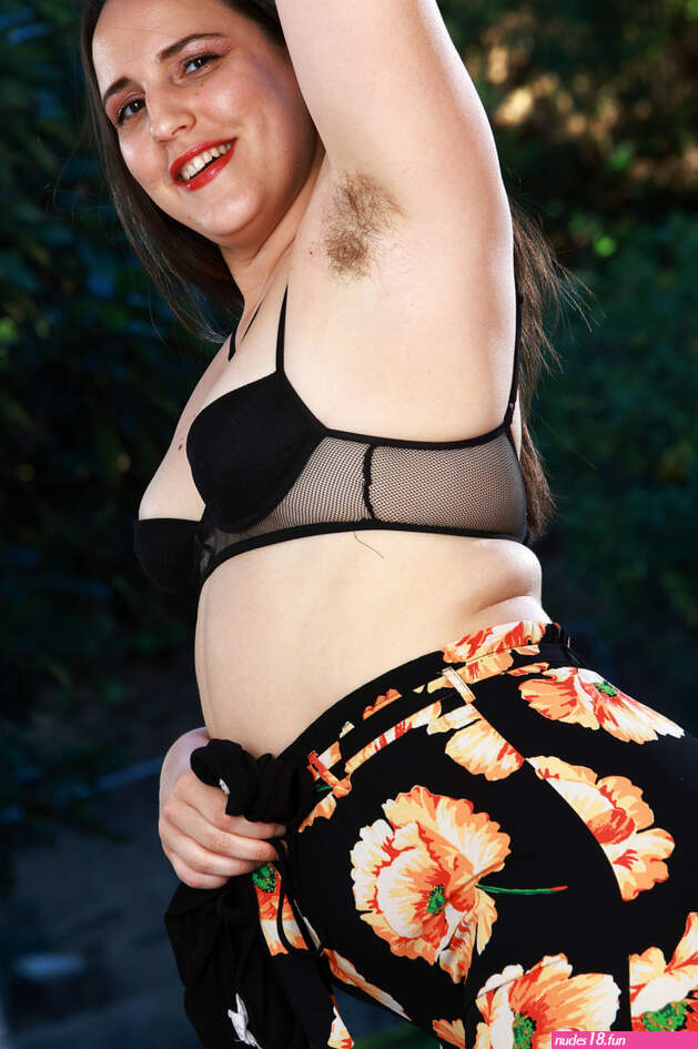 Chubby amateur Dria Submits flaunts her hairy armpits spreads her bushy twat