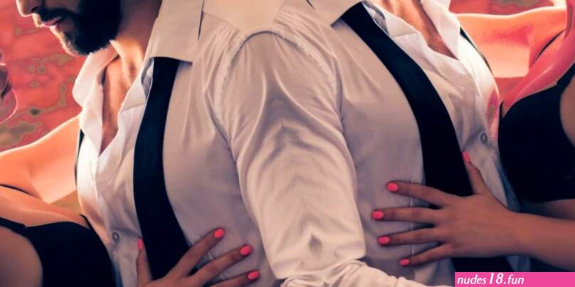 32 Best Lap Dance Songs To Use For A Sexy Strip Tease