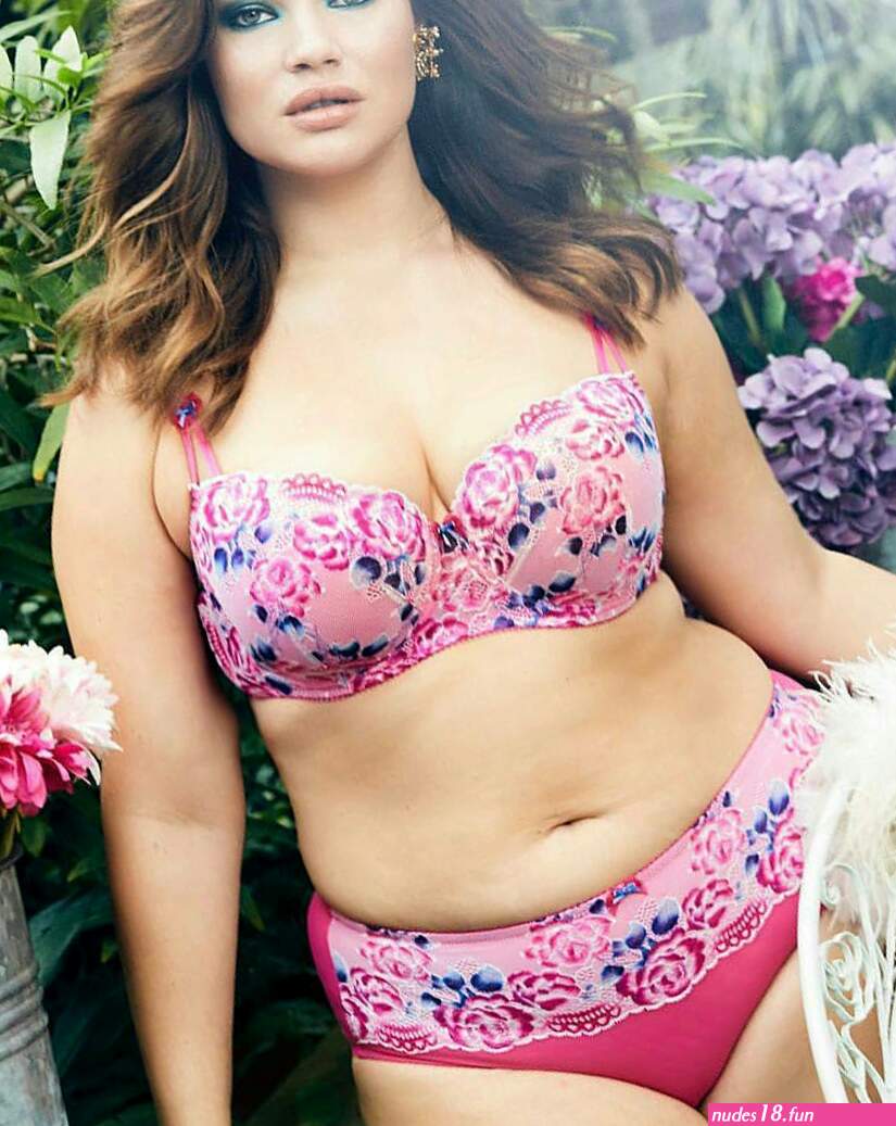 tara lynn bikini Cheap Sale