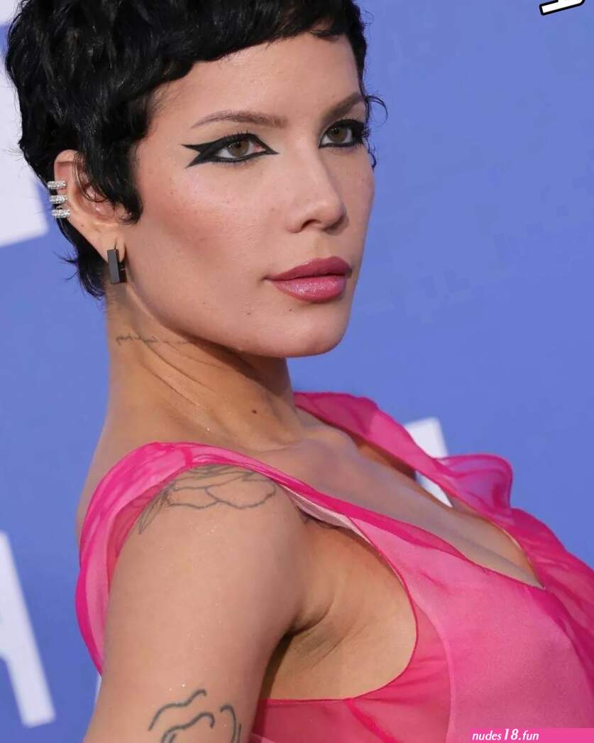 Halsey Nude Leaks