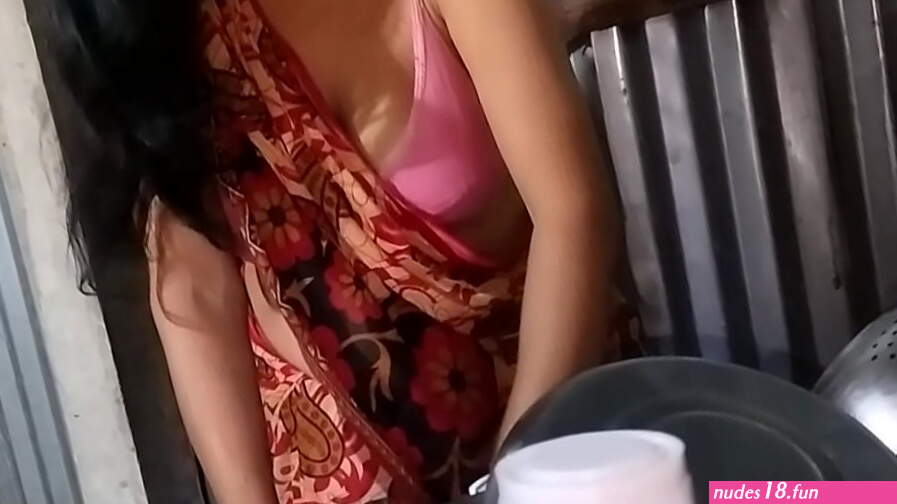 Desi wife chudai in Village kitchen