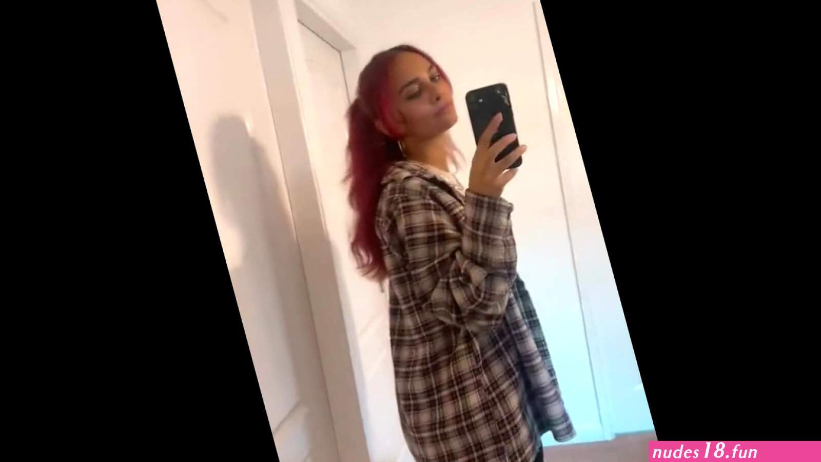NudeWeb