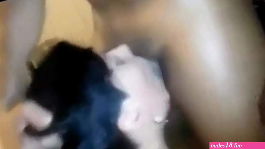 COJIENDO A LA VECINA FAMOSA 3