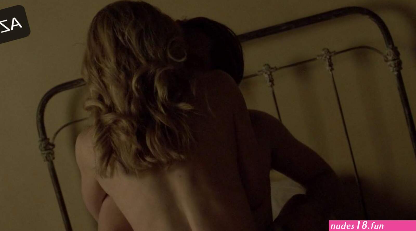 AMANDA SCHULL Nude