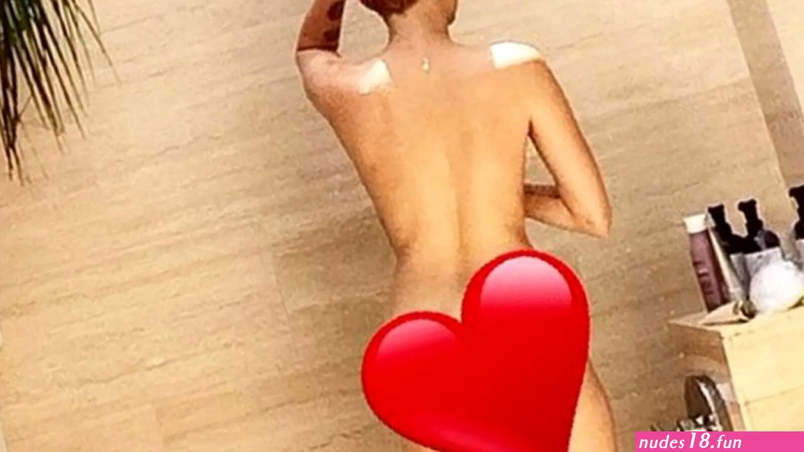 Miley Cyrus naked ah-gain: 5 Times we needed her to get dressed