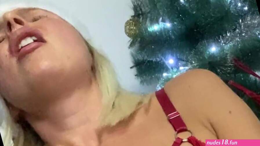 Onlyfans Girl Gets Orgasm From Massive Dildo