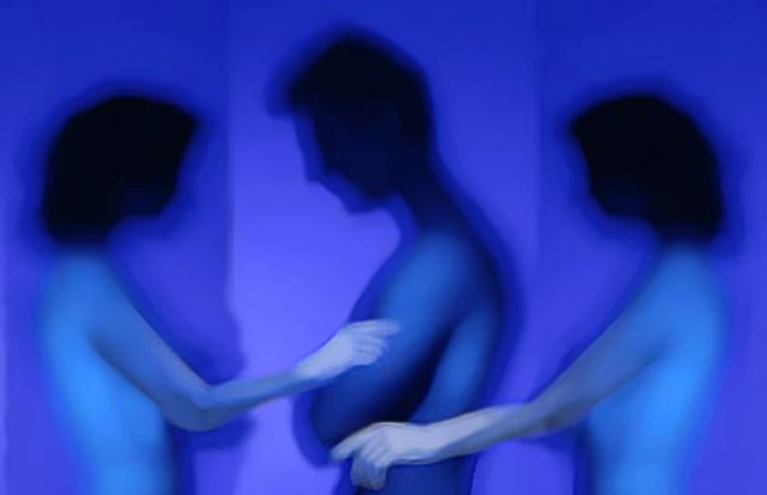 Ménage à huh? Why guys want two women