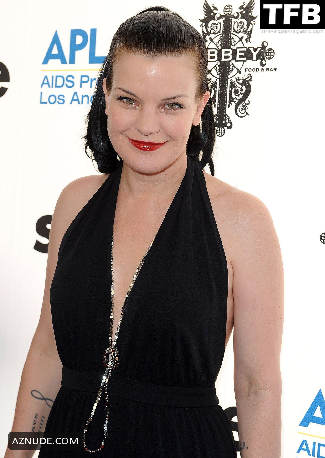 PAULEY PERRETTE Nude