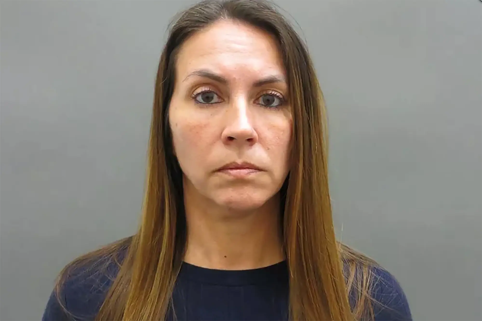 Mom found photo of her girls lesbian make-out session with tutor cops say