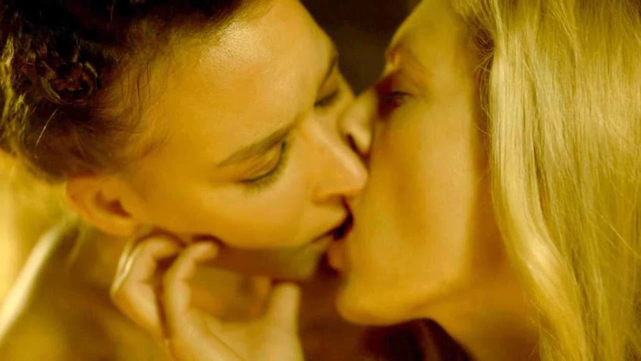 Katheryn Winnick Lesbian Kiss in Vikings