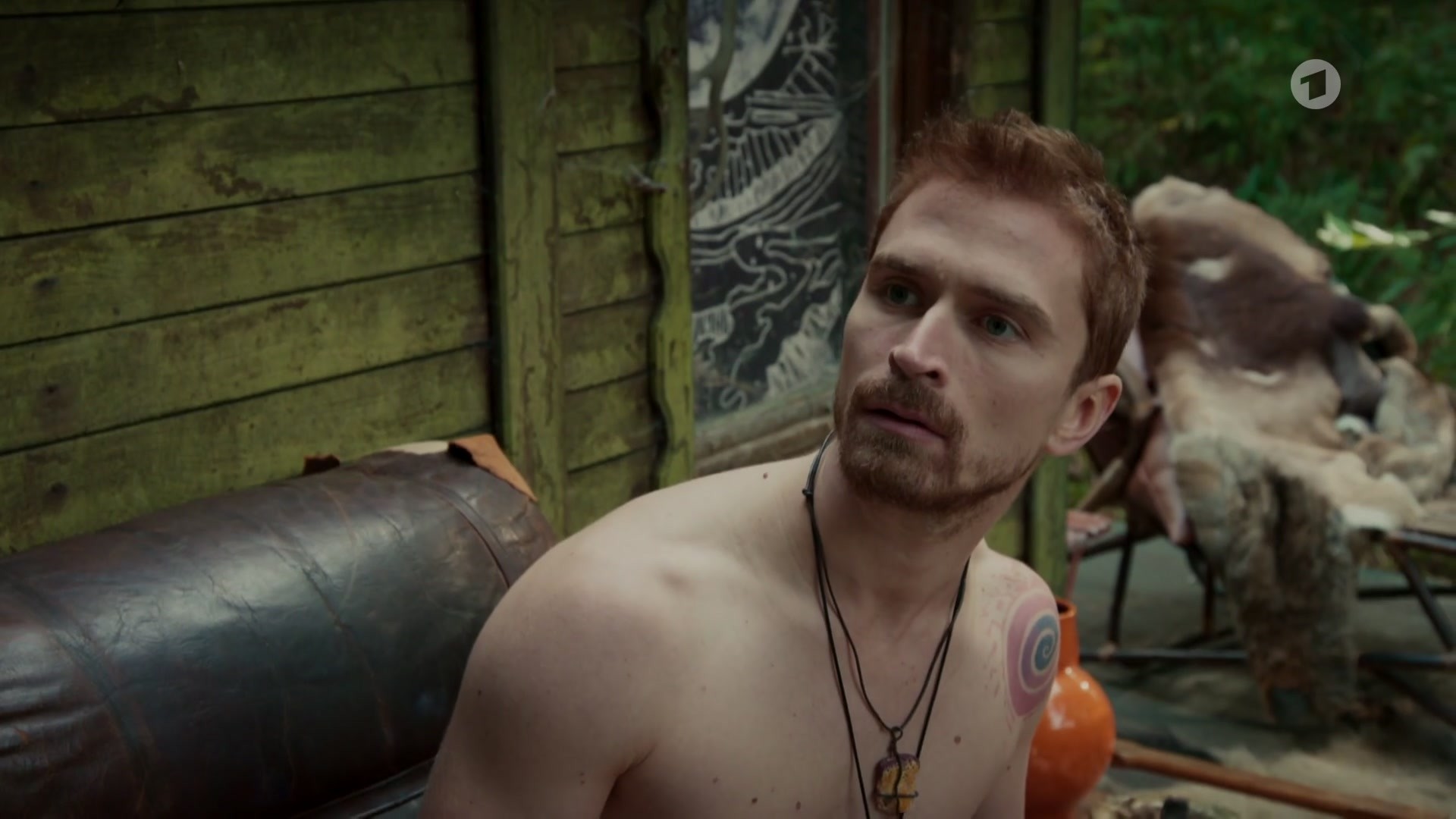 OMG hes naked: German actor Lion Russell Baumann goes full-frontal in Harter Brocken