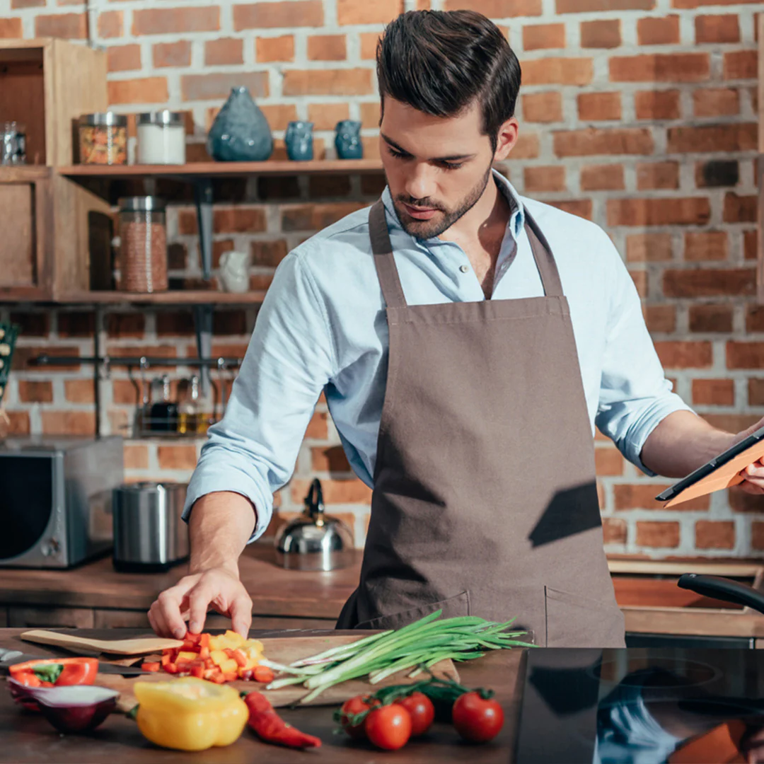 Food For Thot: Famous Chefs Wed Fuck Right On the Kitchen Counter