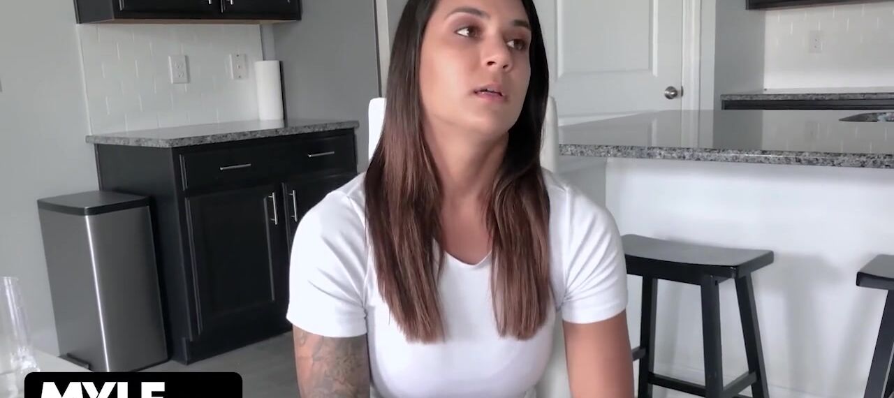 Horny Stepsons Dream To Fuck His Milf Stepmoms Juicy Pussy Become True During The Lockdown