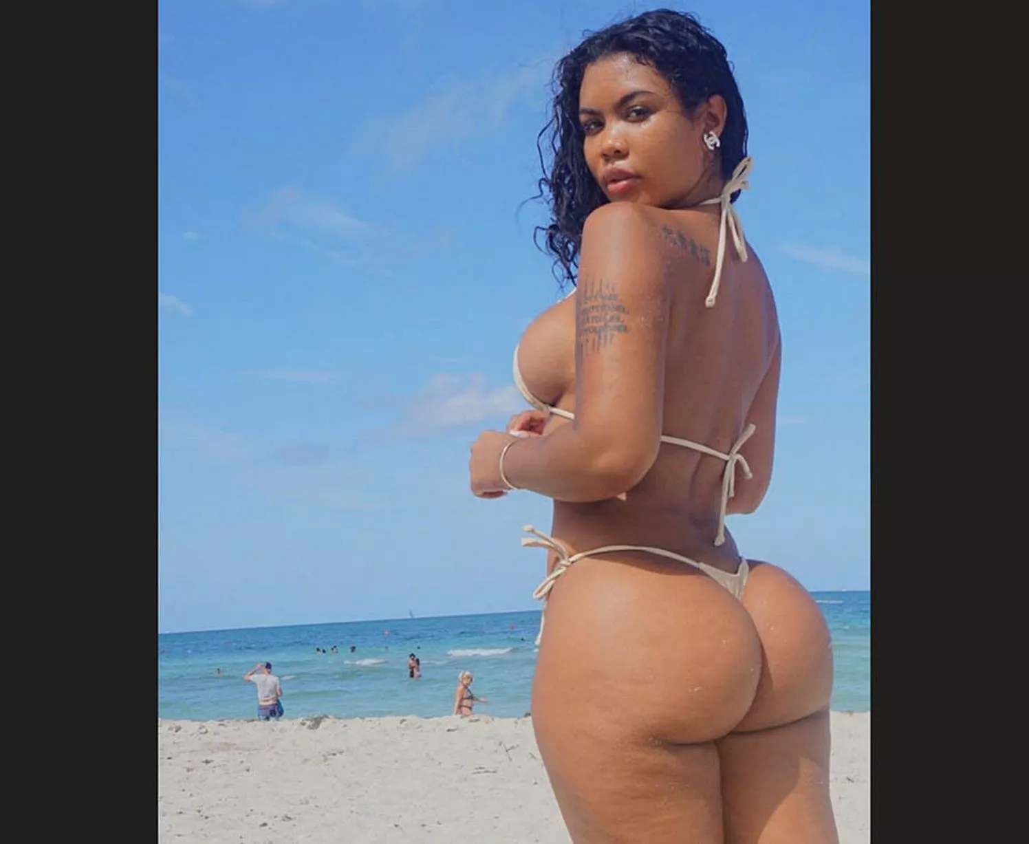 Insta babe Taylor Hing aka Chinese Kitty