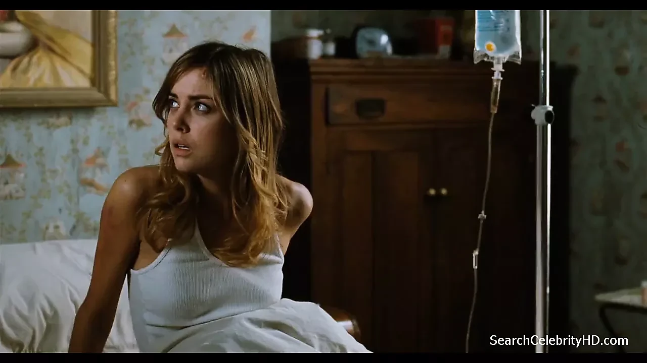 Mischa Barton and Jessica Stroup