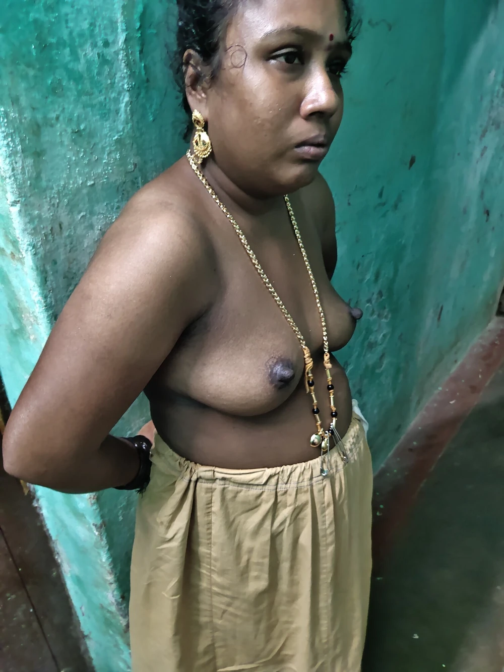 Tamil house wife: 1 Nude Pics