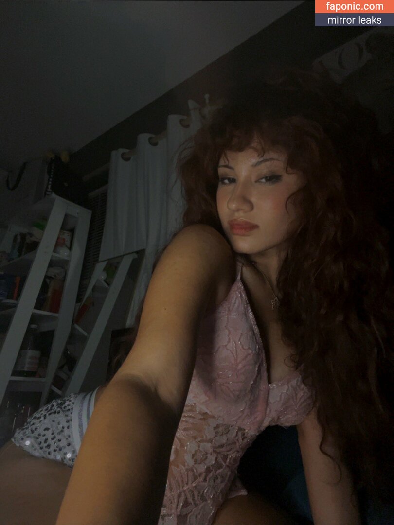 Emibel Hernandez aka Mostrandomthanrandom Nude Leaks OnlyFans