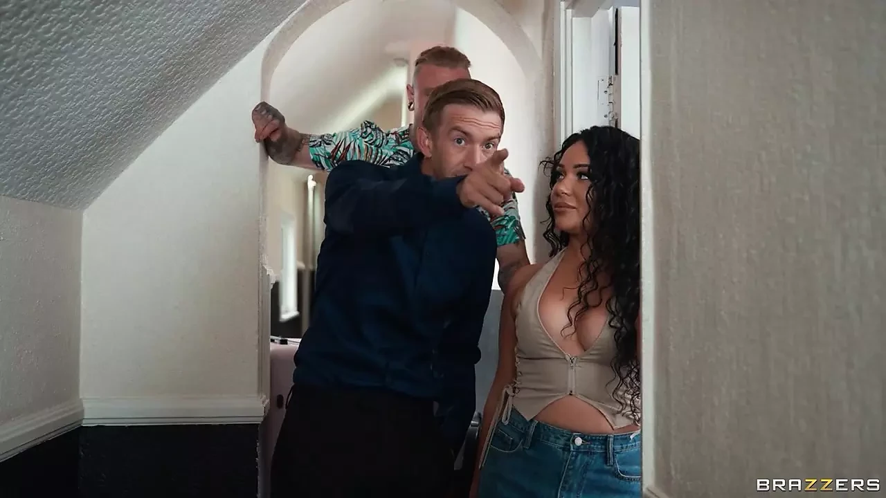 Not the Room We Expected Lola Bratz Brazzers: Blowjob Porn