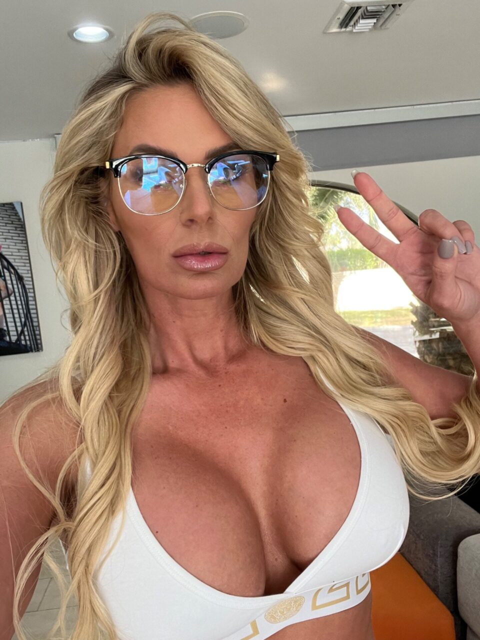 Hottest MILF OnlyFans You NEED to Follow