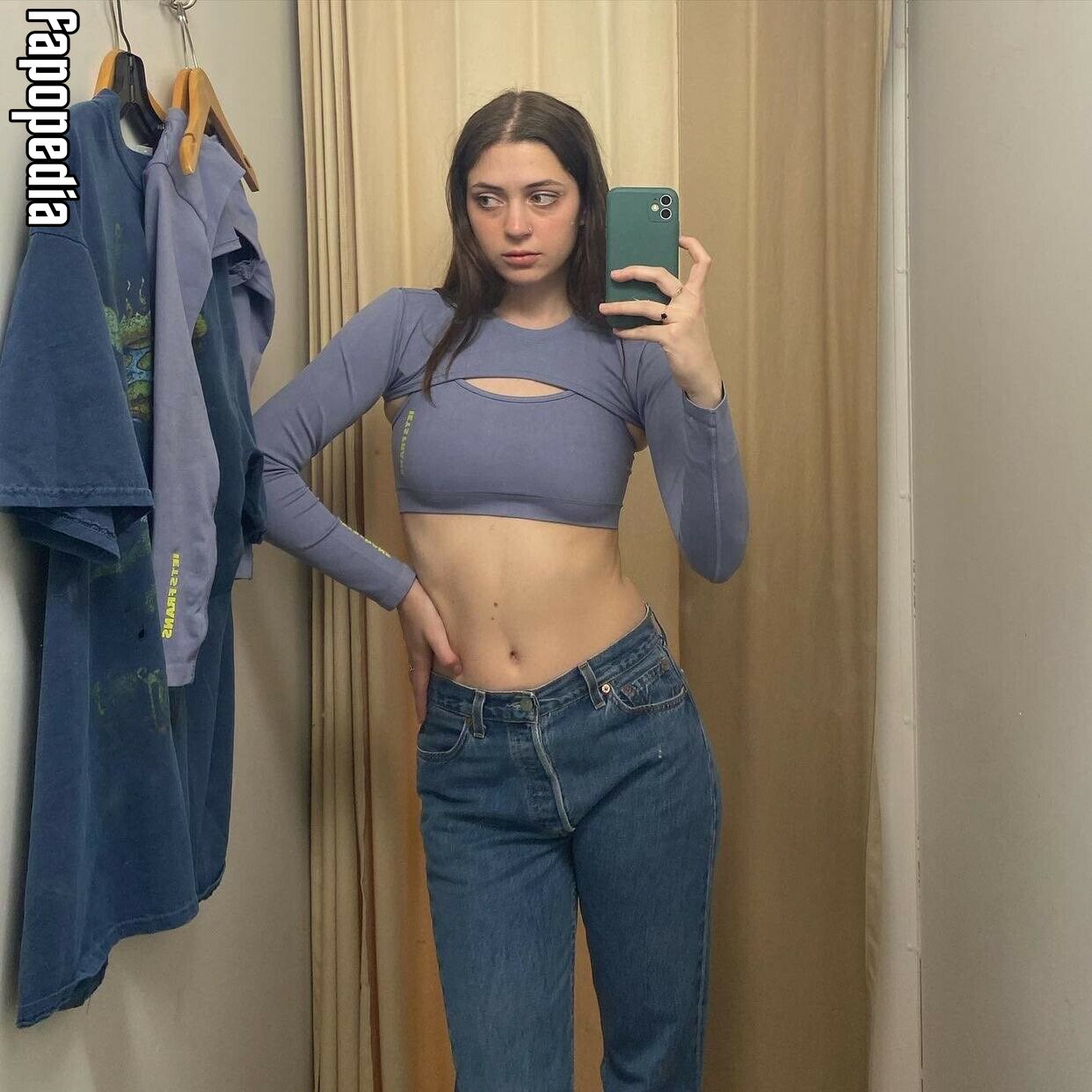 Lizzy McAlpine Nude OnlyFans Leaks