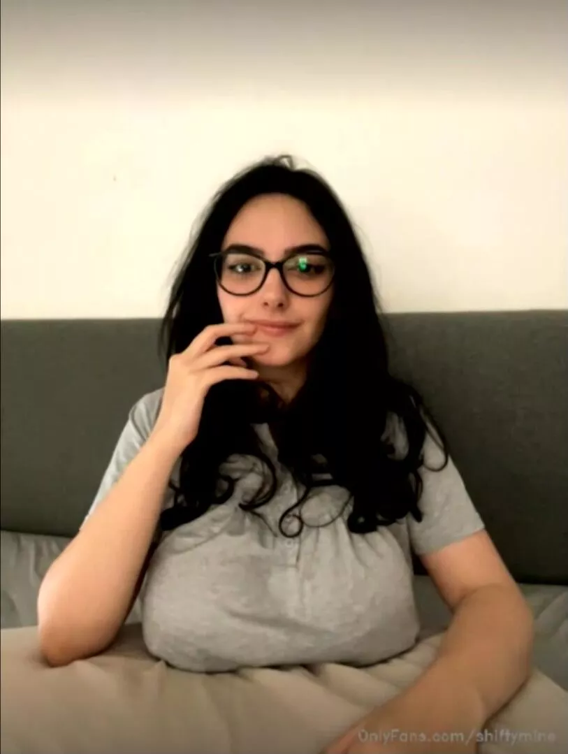 Shiftymine Huge Boobs Teasing On Live Onlyfans Stream Leak