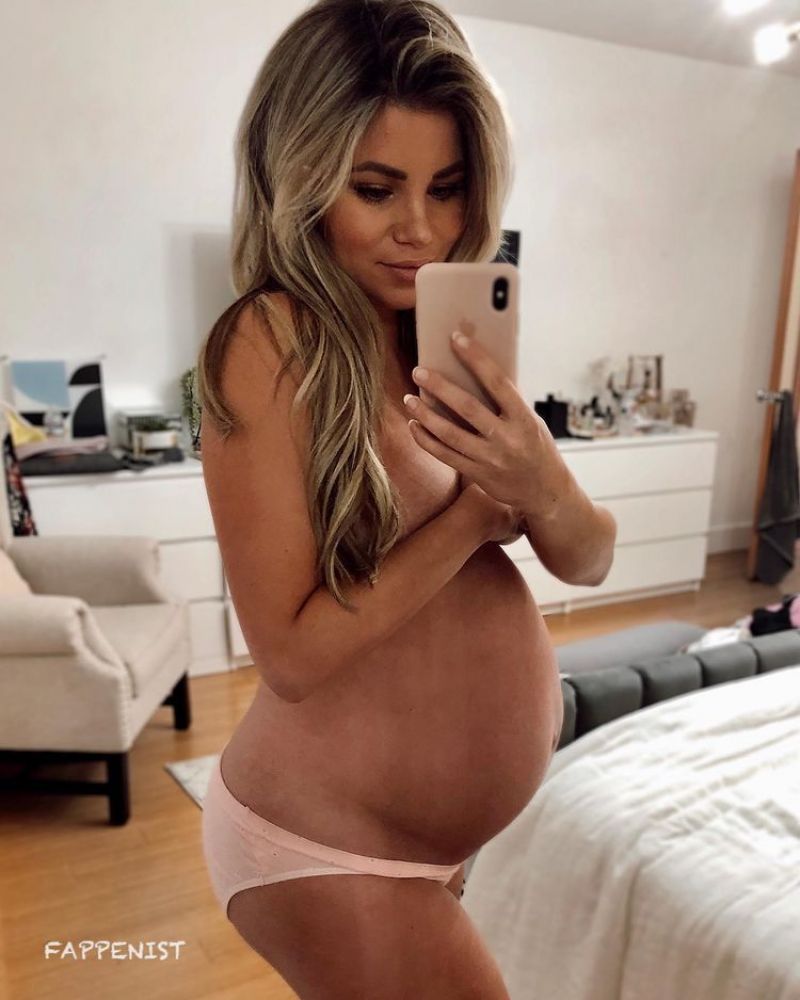 Amber Lancaster Nude and Sexy Photo Collection