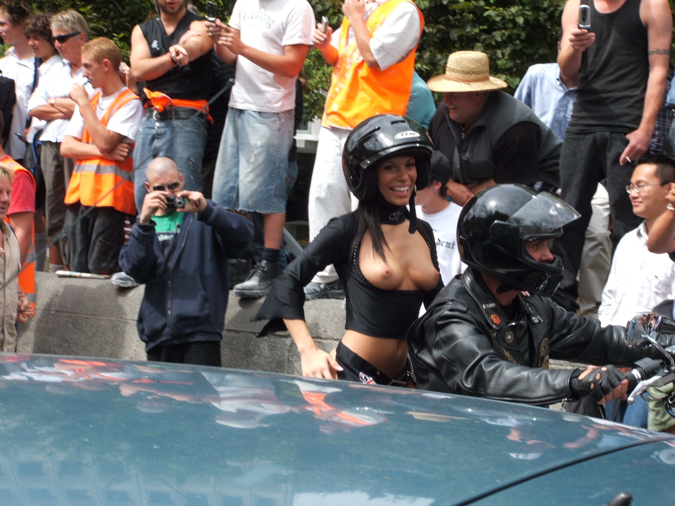 File:Boobs on bikes 17.JPG