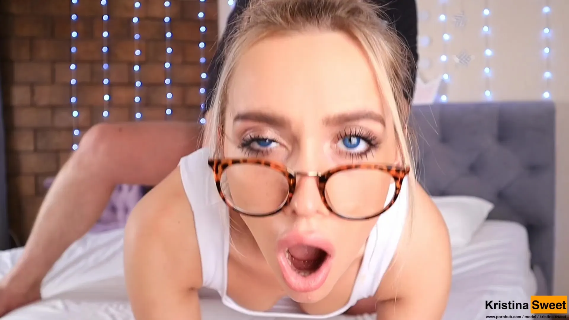 Blue eyed teen with glasses fucked doggystyle blowjob cum in mouth