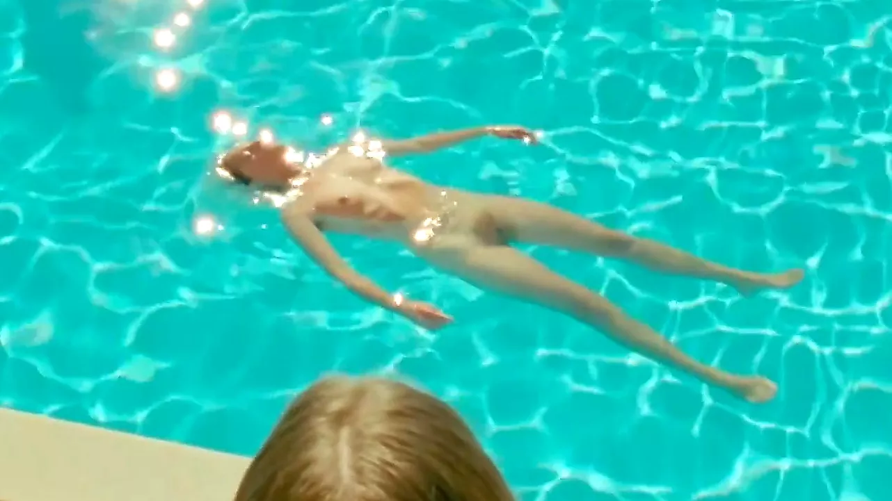 Rachel Weisz Full Frontal New Netflix Nudity And Mickey 17s Toni Collette!