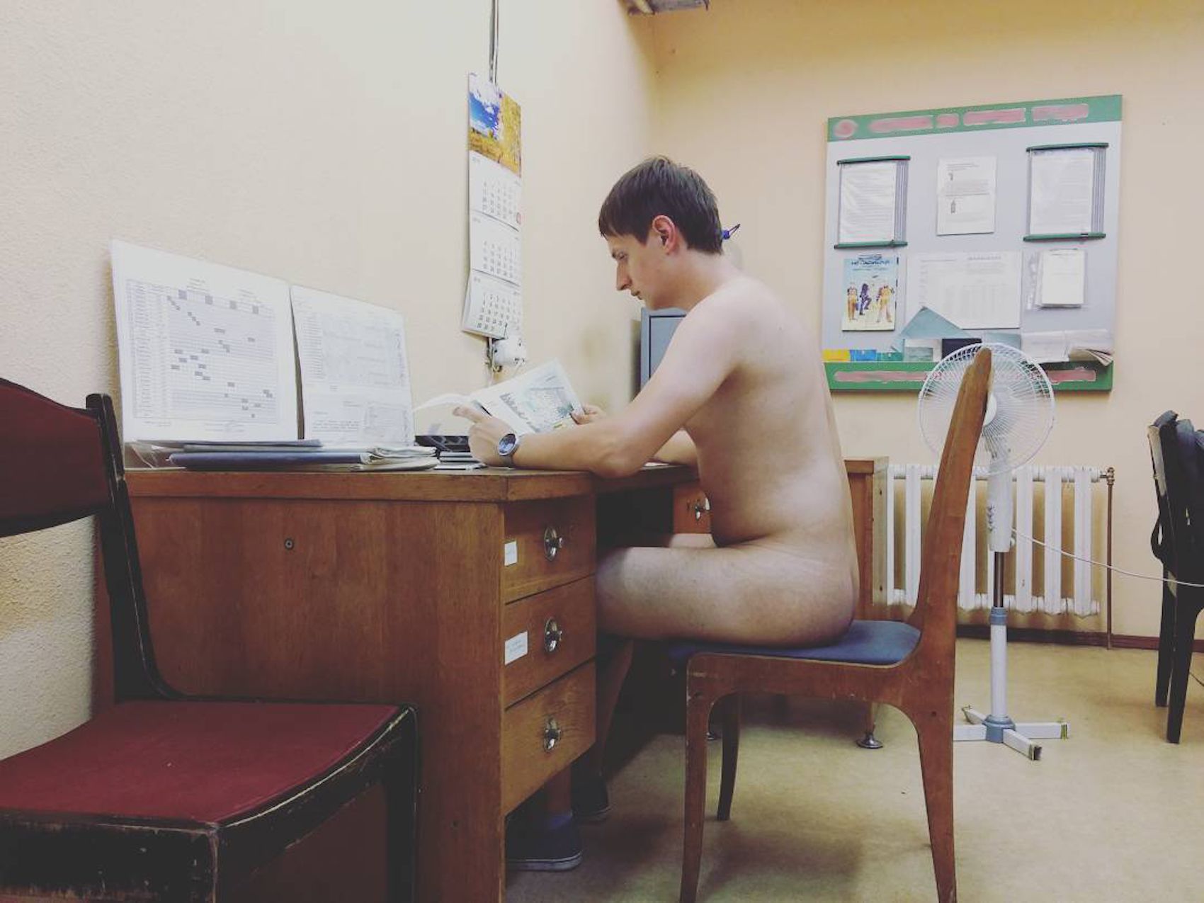 Belarusians are getting naked at work