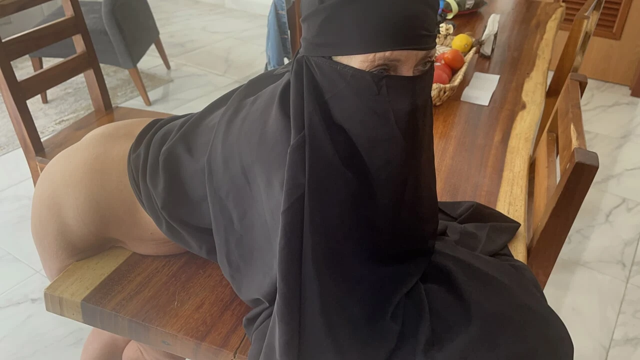 Anal Casting Call with Woman in Hijab: Amateur Porn feat. InternalDrive