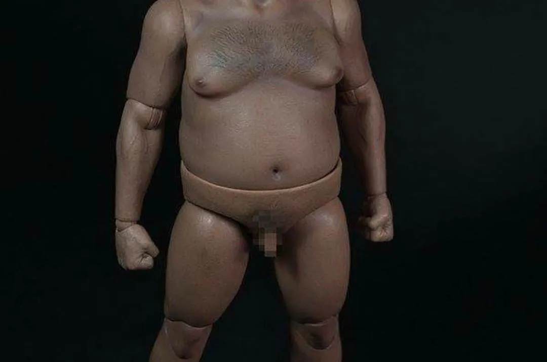 Lets all stare at this pic of Mark Hunts man boobs and plastic penis
