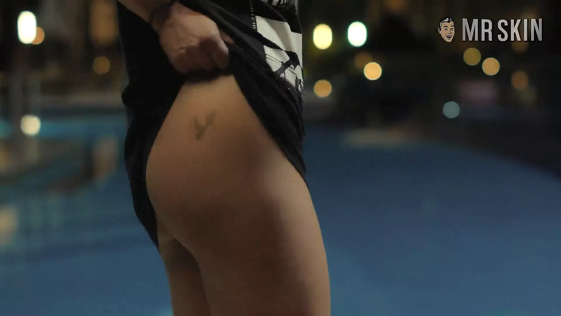 Charlize Theron Full Frontal And Matching Butt Birthmarks On Netflix?!