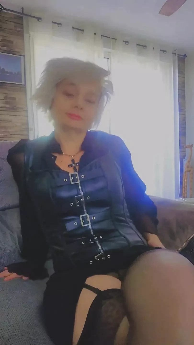Sophie Sexy on Fire in the Ass: Amateur Amateur Porn feat. Sofy13