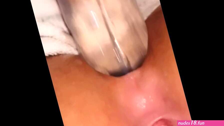Bbw gushing squirt on mirror
