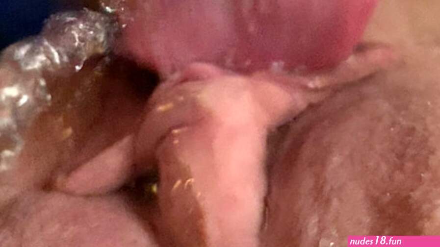 Extreme close-up lik mijn clit totdat ik squirt!!