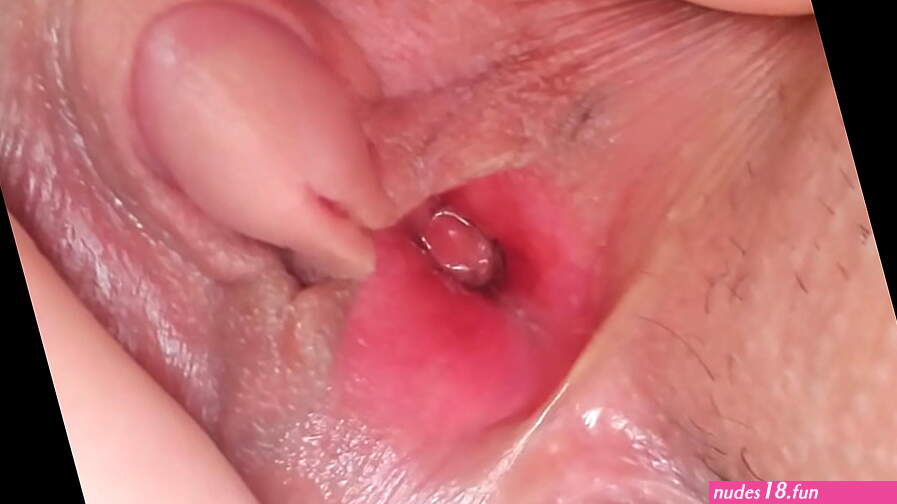 Smooth clitty pussy closeup squirt