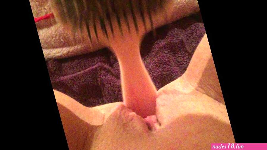 Virgin teen quietly fucks her pussy with hairbrush until she squirts