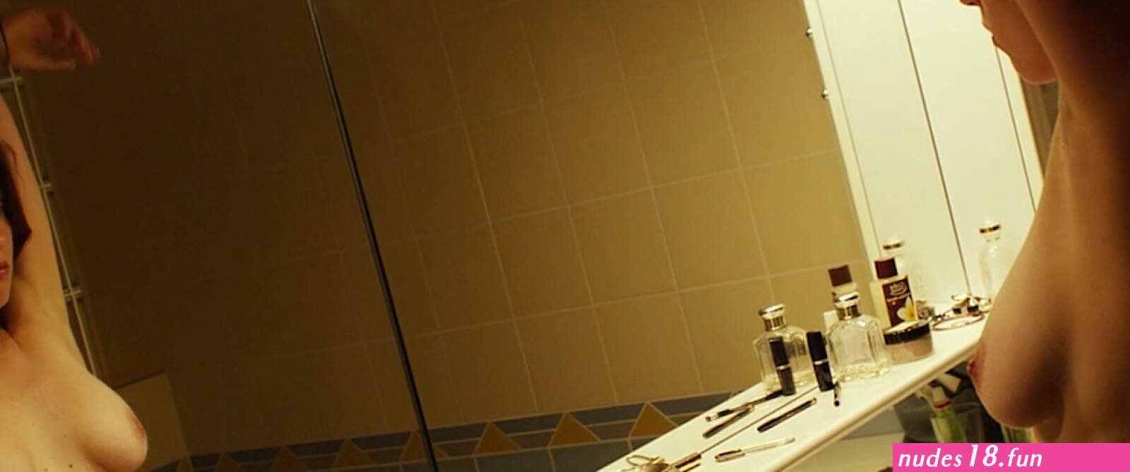 Naked Adele Haenel in Lhomme quon aimait trop ANCENSORED
